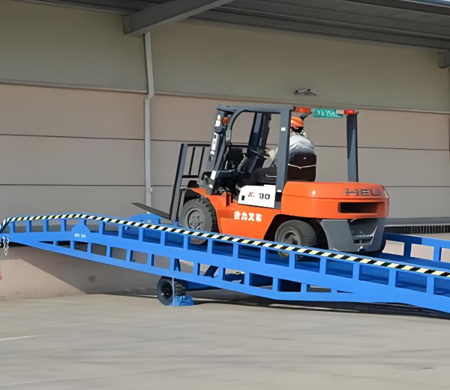 阜阳移动式卸货平台（叉车用）